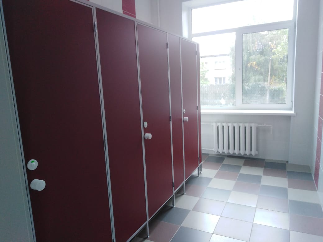 Туалетные перегородки в школе - наша работа